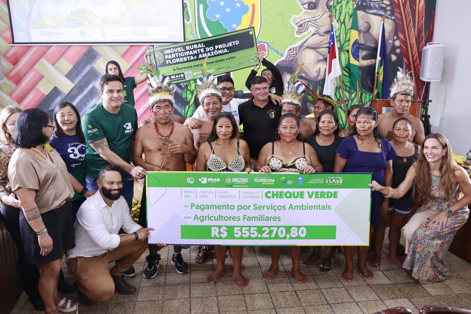 Ind&iacute;genas agricultores familiares recebem apoio financeiro por conservarem a floresta em S&atilde;o Gabriel da Cachoeira